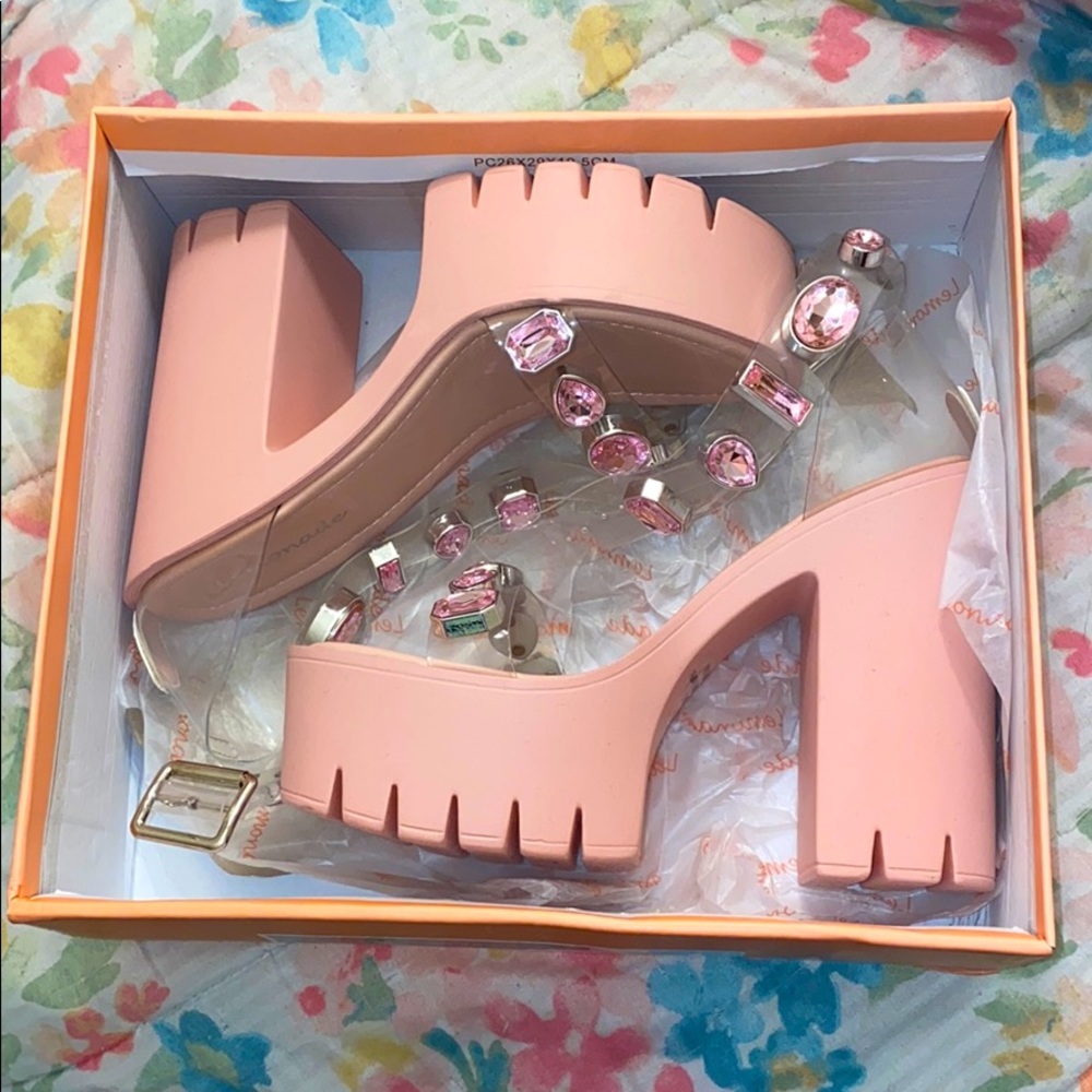 Chunky Heels 💖